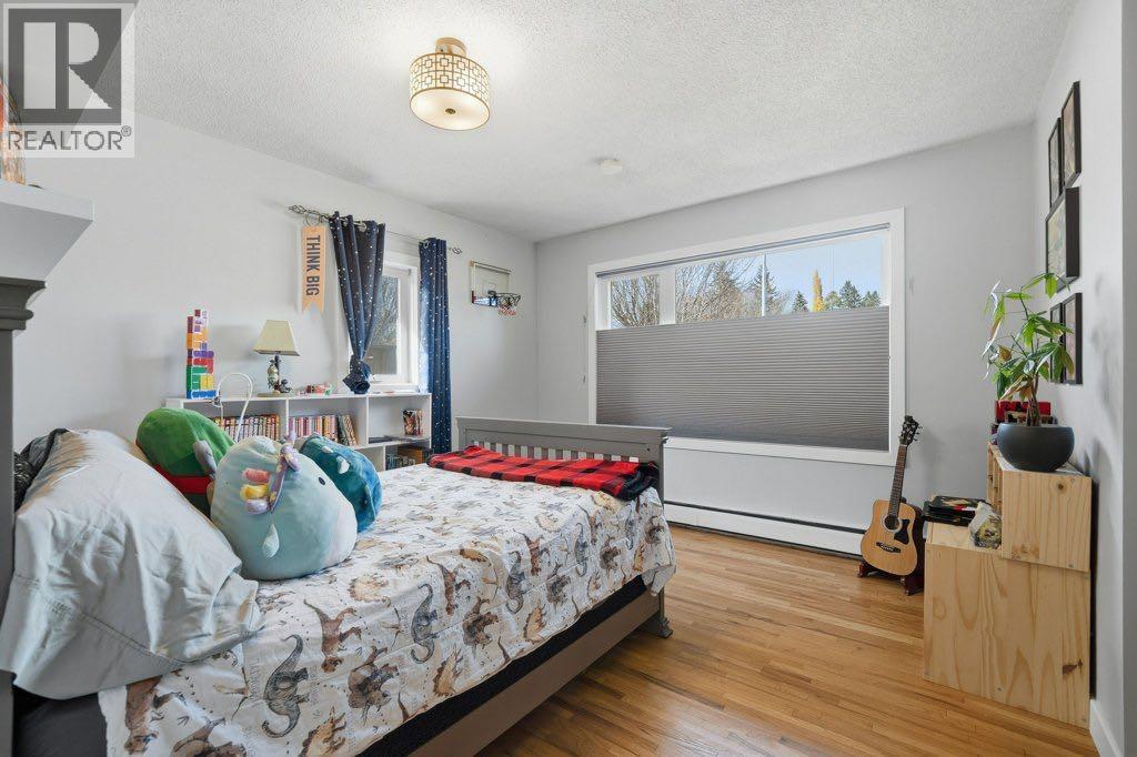3239 Kenmare Crescent SW, Calgary, Alberta  T3E 4R4 - Photo 20 - A2354045