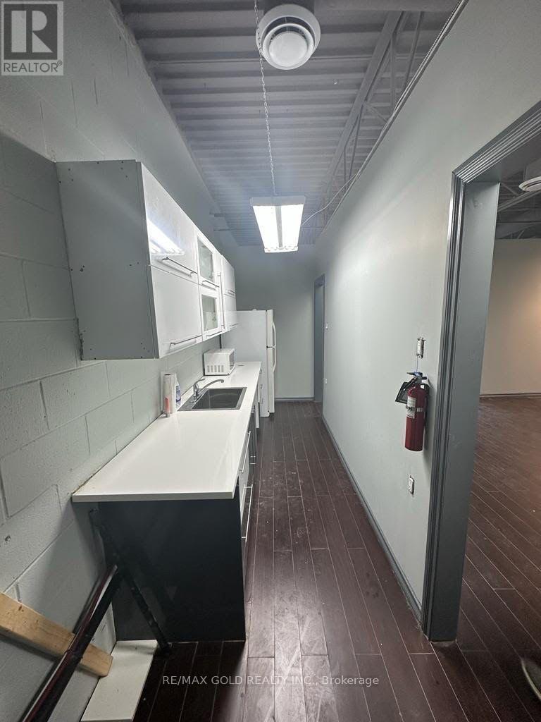 9-Upstairs - 3a Edvac Drive, Brampton (Gore Industrial North), Ontario  L6S 5X8 - Photo 20 - W14107090