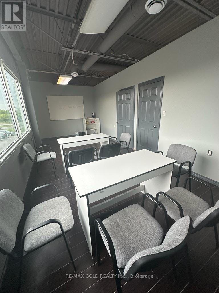 9-Upstairs - 3a Edvac Drive, Brampton (Gore Industrial North), Ontario  L6S 5X8 - Photo 23 - W14107090
