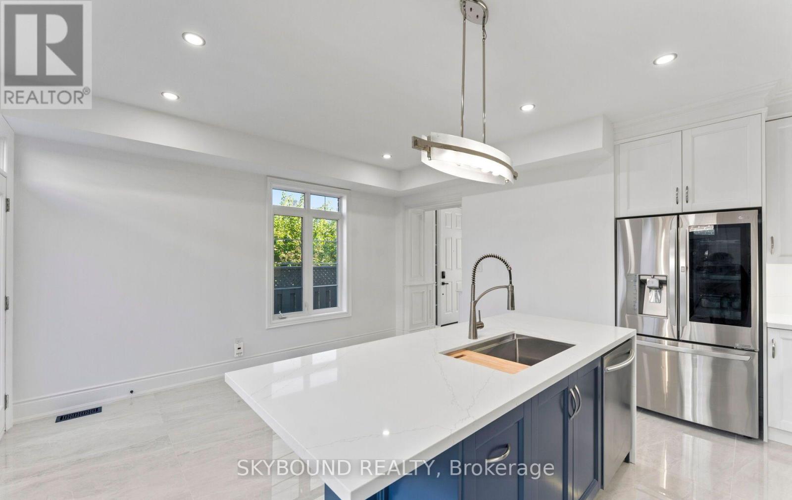 10 Gala Lane, Toronto, Ontario  M8Y 0A9 - Photo 10 - W14107096