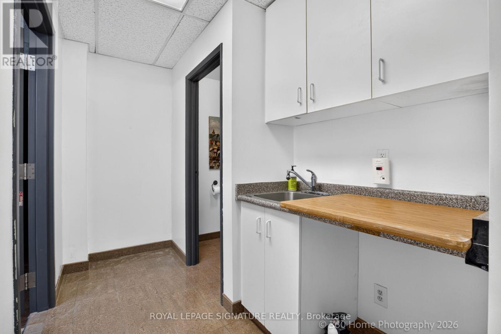 9 - 130 Industry Street, Toronto (Brookhaven-Amesbury), Ontario  M6M 5G3 - Photo 17 - W14107112