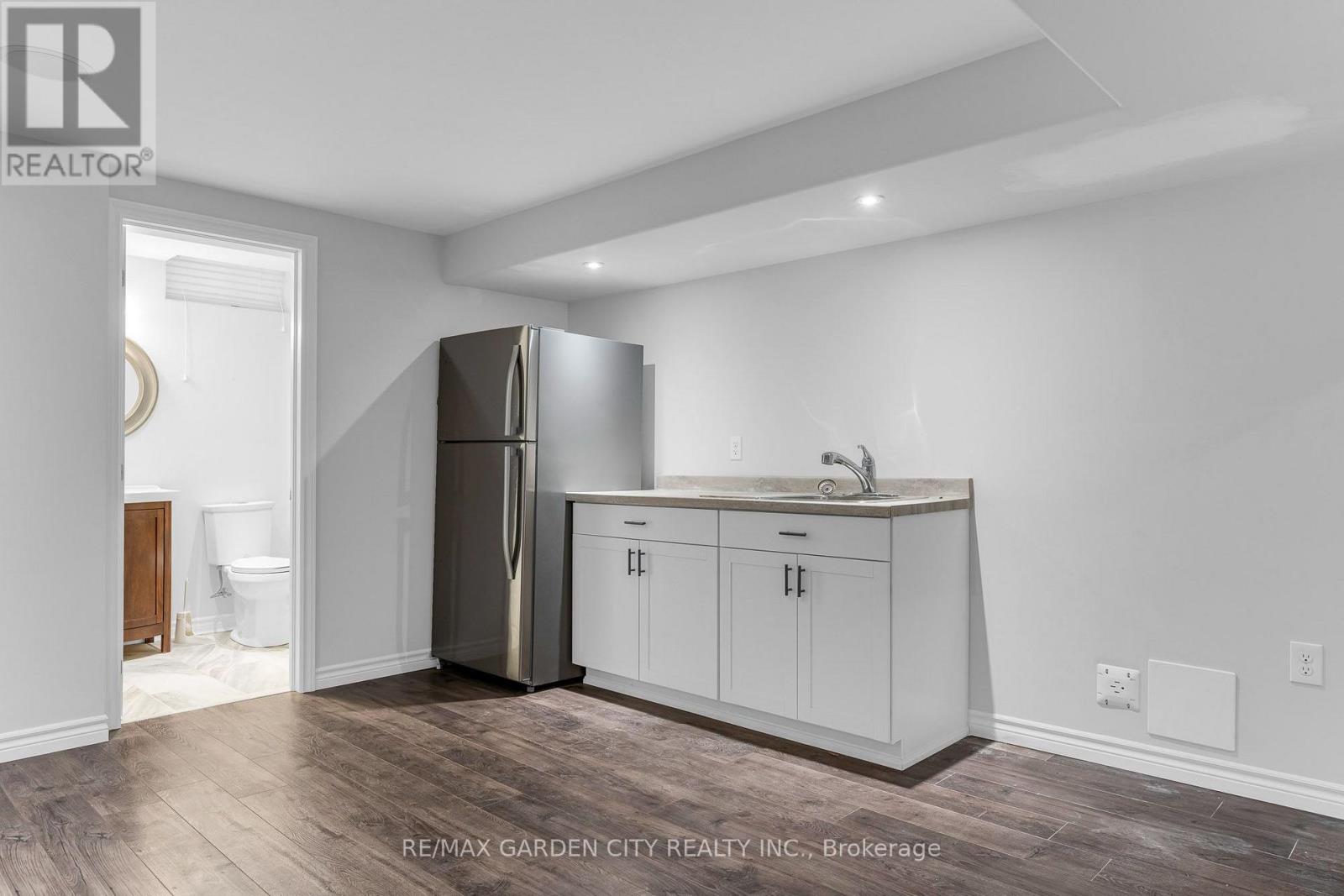 Lower - 159 Valera Drive, Hamilton, Ontario  L8E 4T1 - Photo 8 - X14106882
