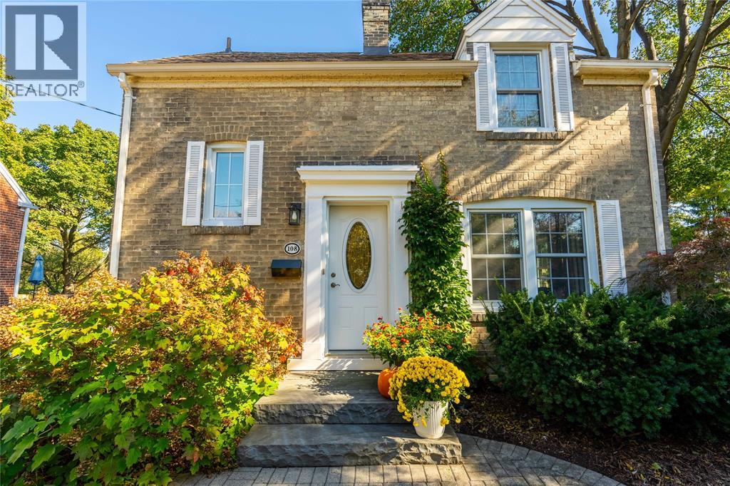 108 CECIL STREET,Sarnia,Ontario,N7T6W2,Canada