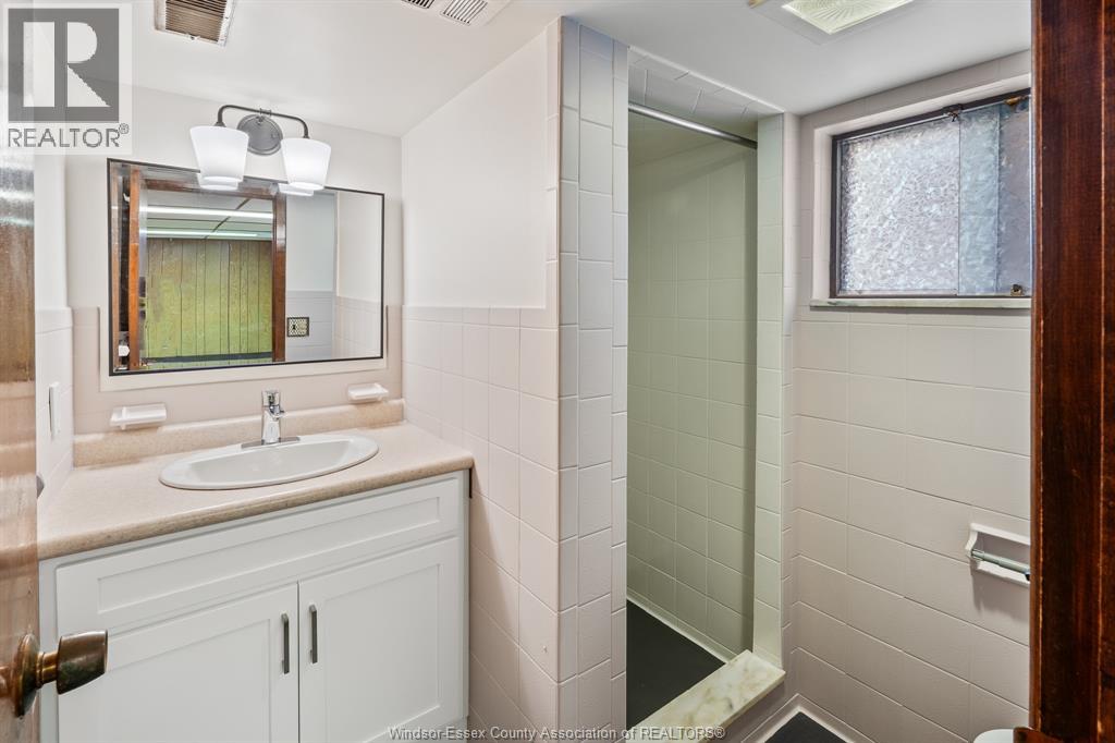 1165 Marentette, Windsor, Ontario  N9A 2A4 - Photo 39 - 26026008