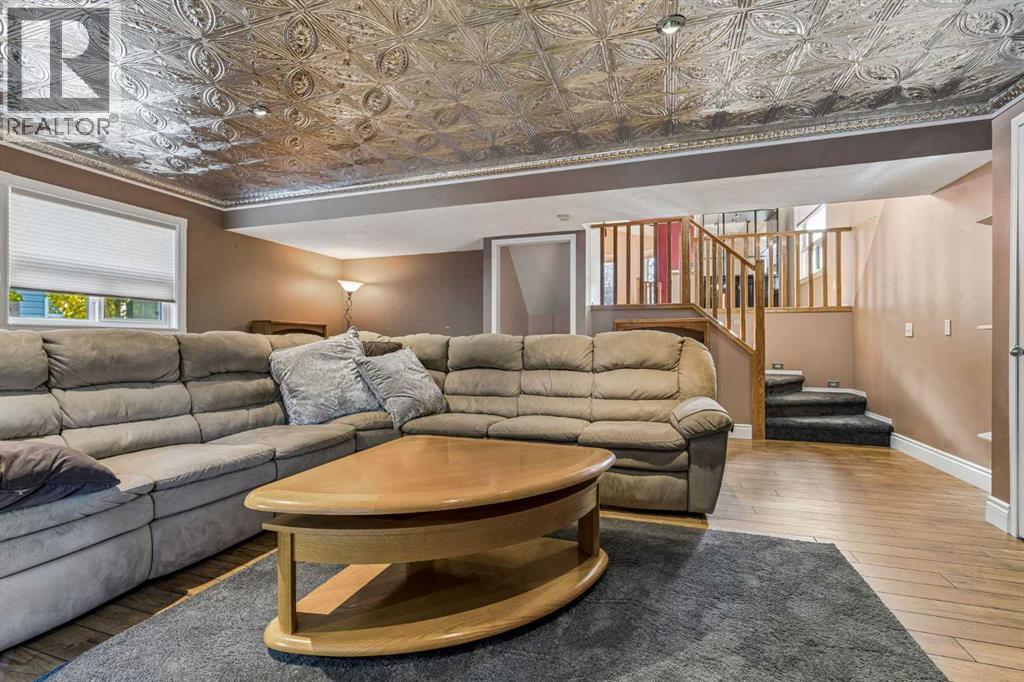 574 Evermeadow Road SW, Calgary, Alberta  T2Y 4W9 - Photo 12 - A2353167