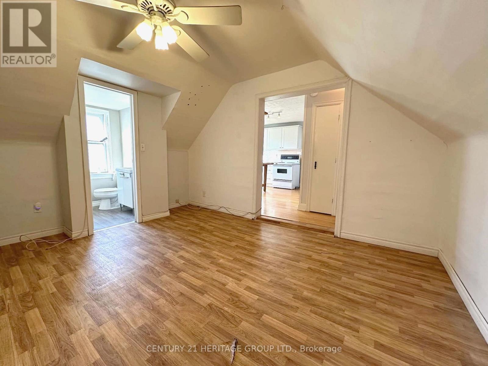 1125 Cannon Street E, Hamilton, Ontario  L8L 2J7 - Photo 2 - X13423036