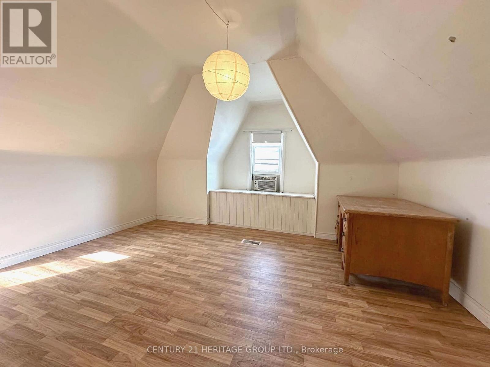 1125 Cannon Street E, Hamilton, Ontario  L8L 2J7 - Photo 8 - X13423036