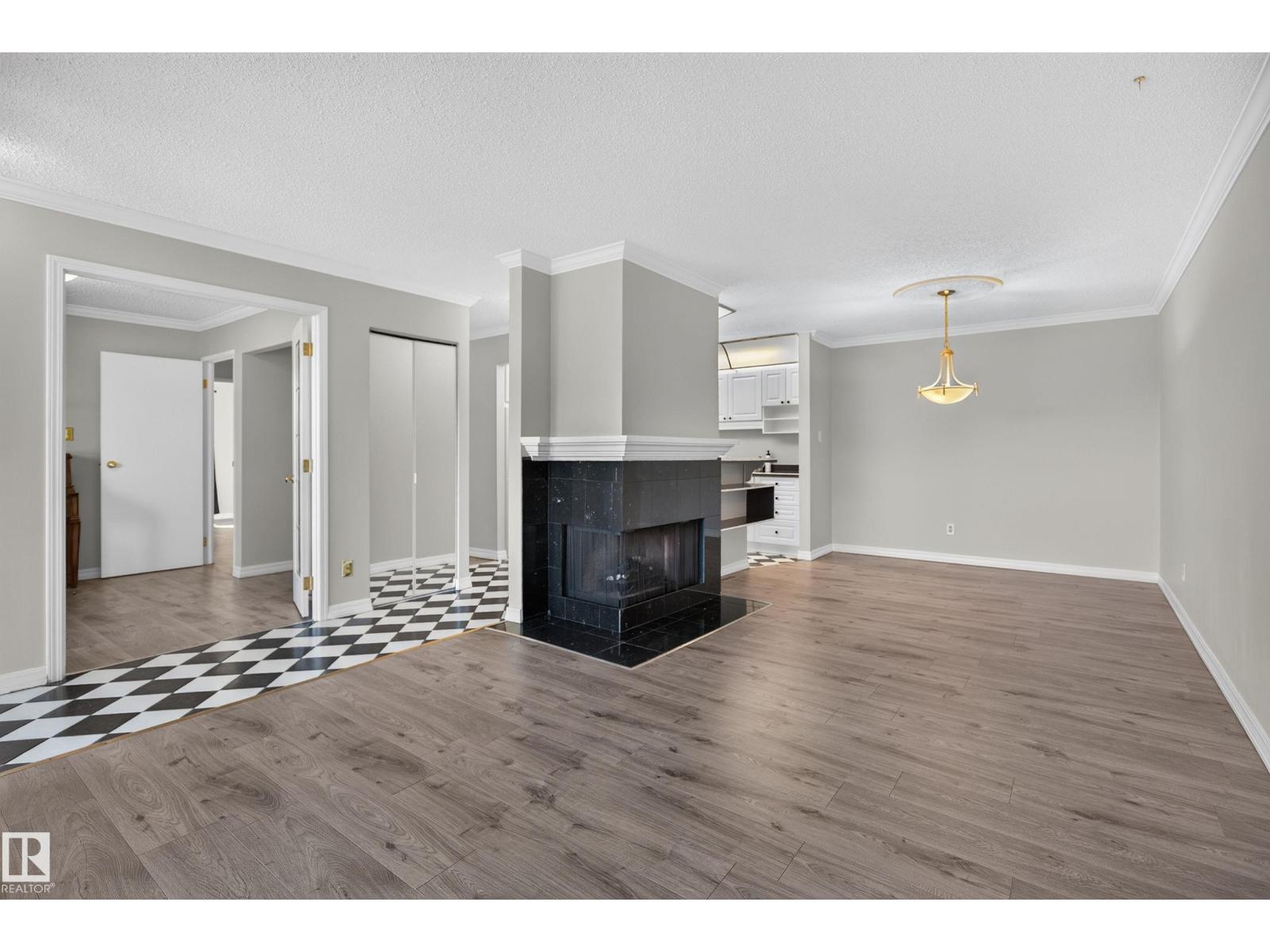 2332 151 AV NW