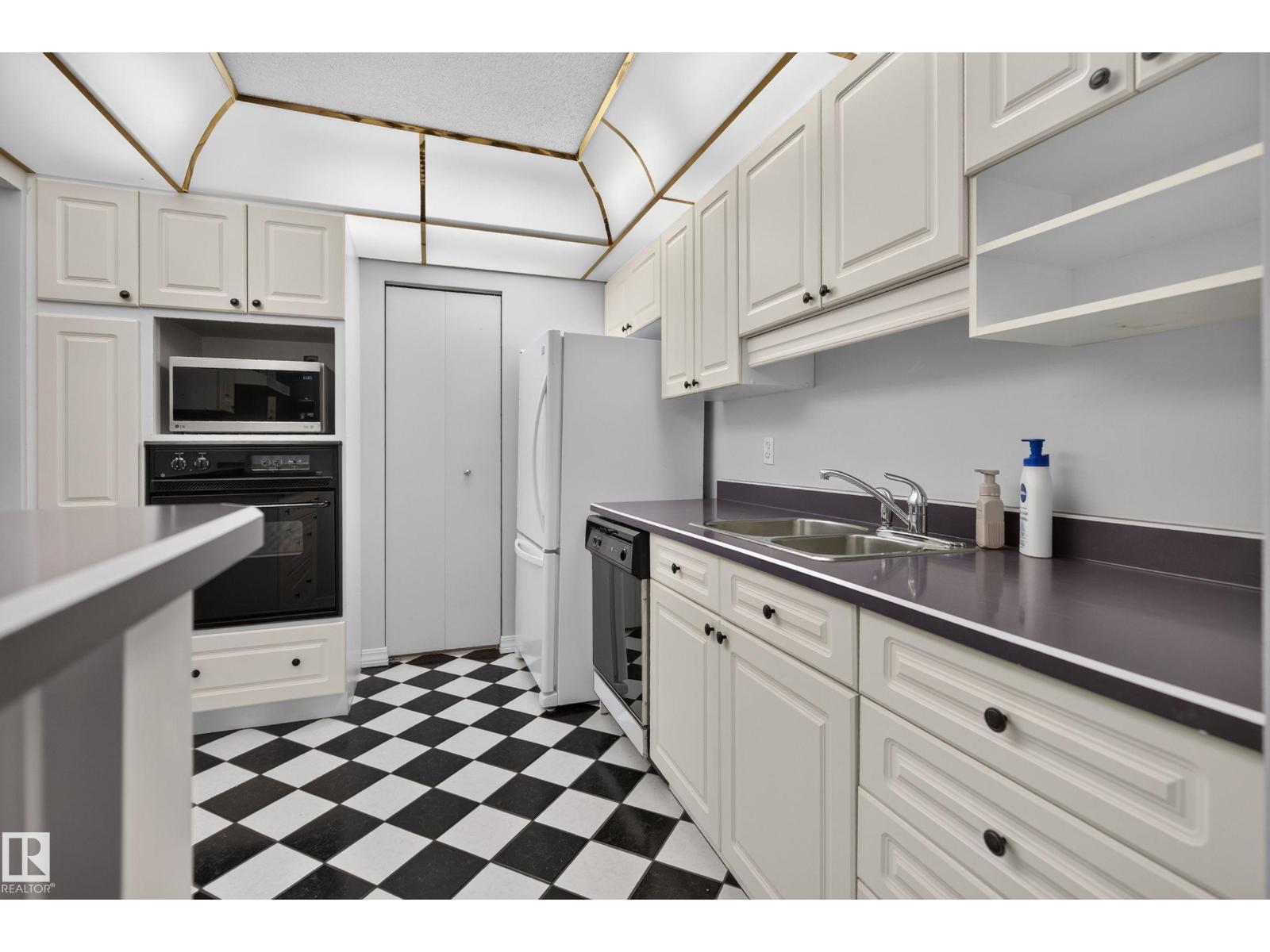 2332 151 AV NW