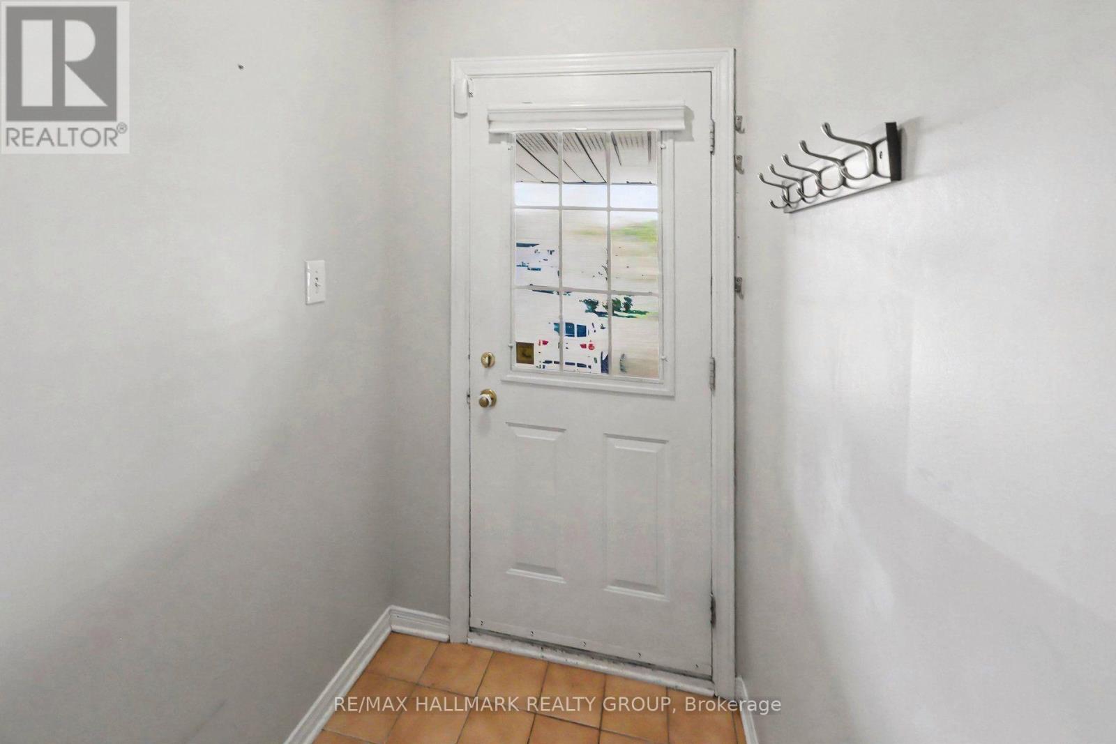 109 Briston Private, Ottawa, Ontario K1G 5R1 - Photo 3 - X14107124