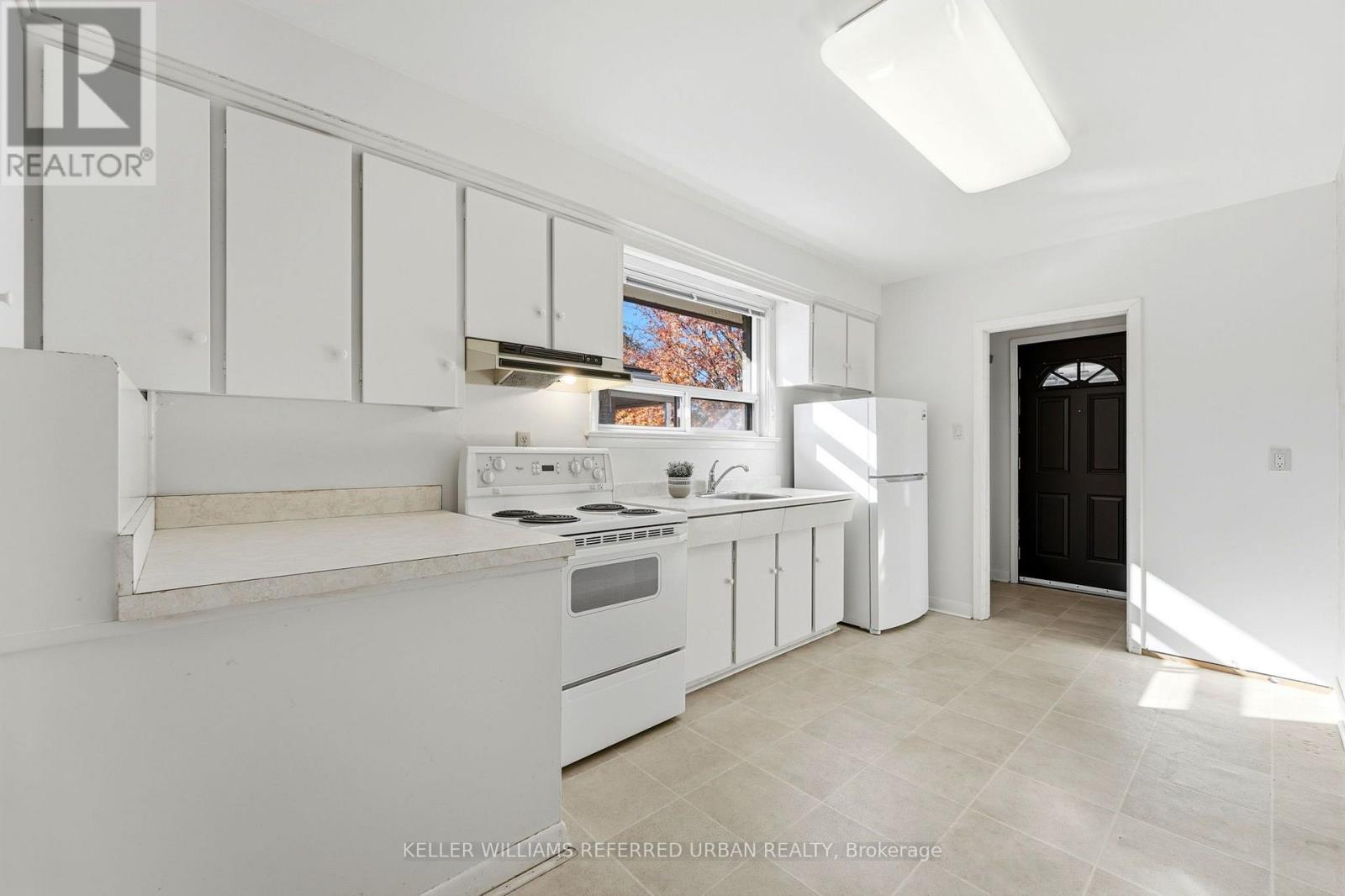 83 Santa Barbara Road, Toronto, Ontario  M2N 2C3 - Photo 10 - C14107186