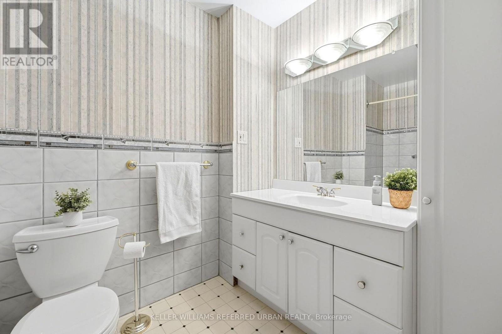 83 Santa Barbara Road, Toronto, Ontario  M2N 2C3 - Photo 18 - C14107186