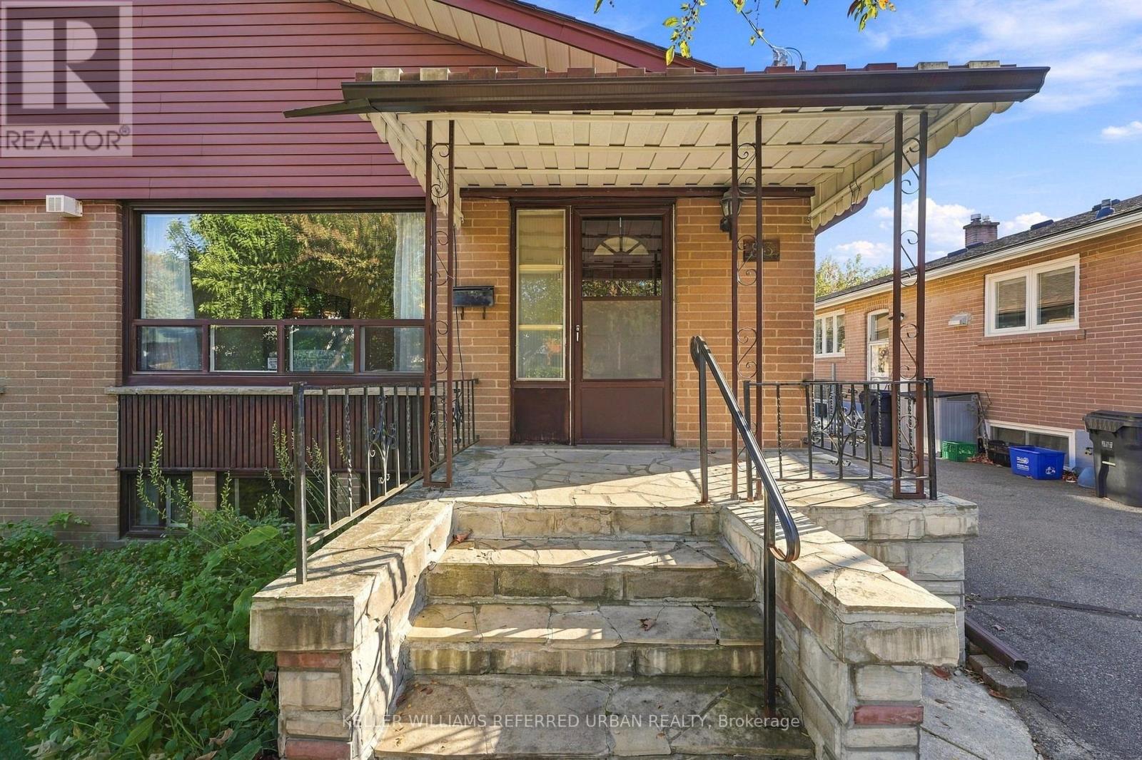 83 Santa Barbara Road, Toronto, Ontario  M2N 2C3 - Photo 4 - C14107186