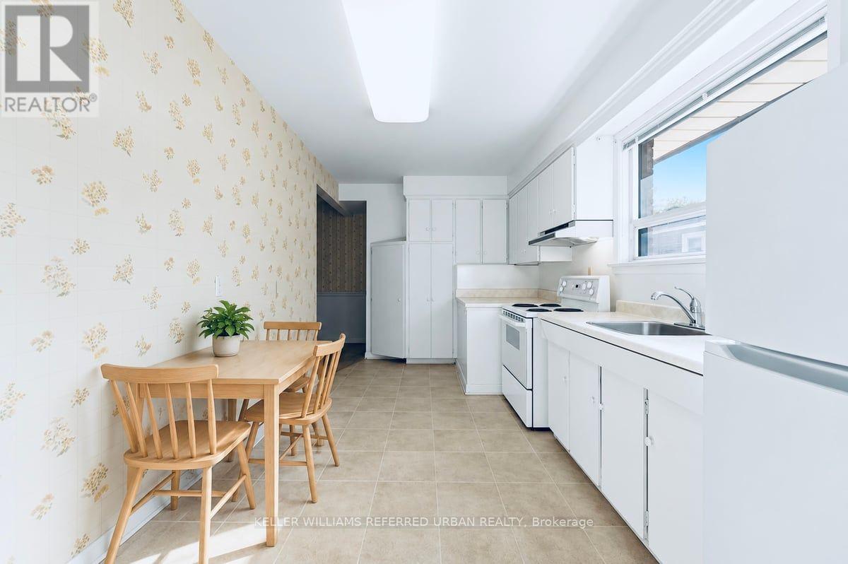 83 Santa Barbara Road, Toronto, Ontario  M2N 2C3 - Photo 9 - C14107186