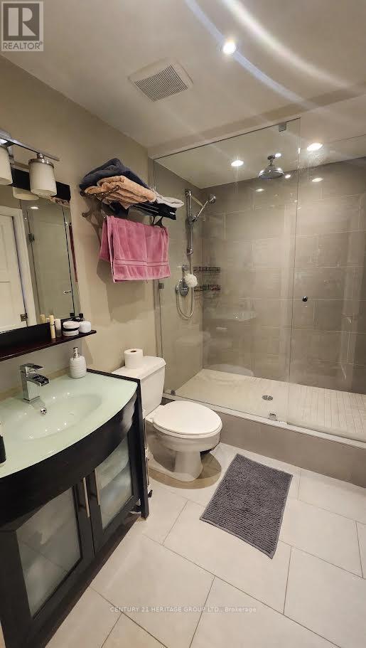 1822 - 33 Harbour Square, Toronto (Waterfront Communities), Ontario  M5J 2G2 - Photo 15 - C14107212
