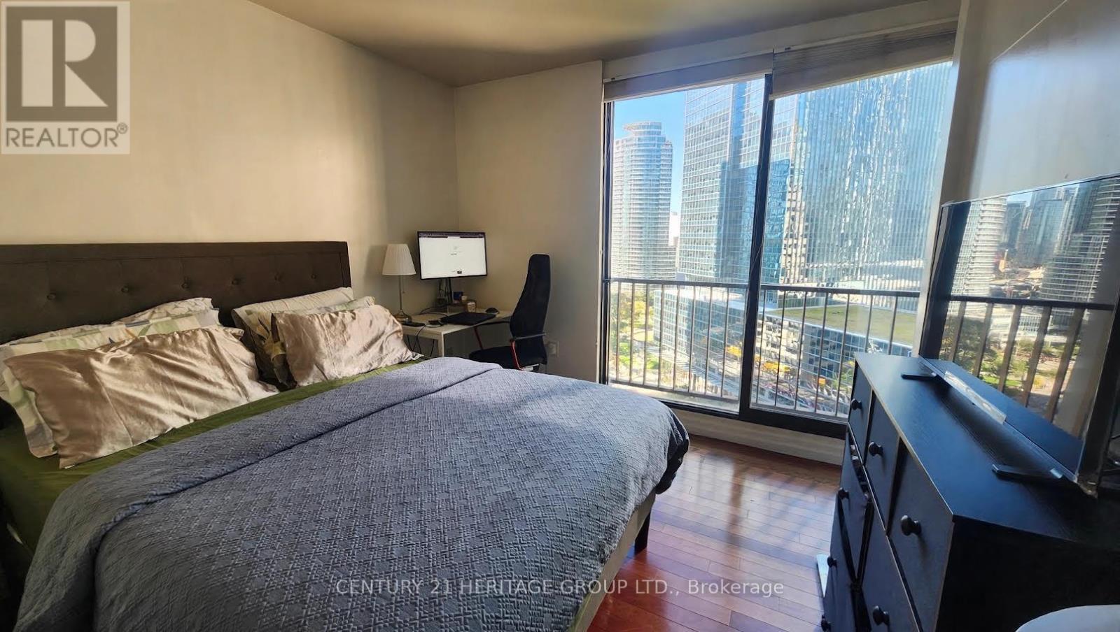 1822 - 33 Harbour Square, Toronto (Waterfront Communities), Ontario  M5J 2G2 - Photo 16 - C14107212