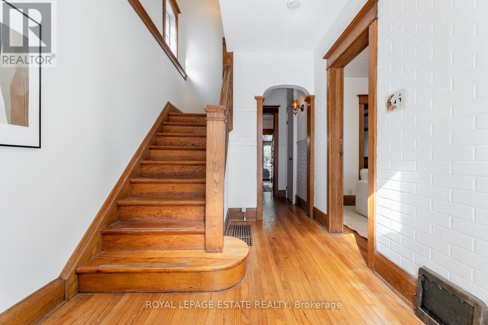 34 Bracken Avenue, Toronto, Ontario  M4E 1N5 - Photo 11 - E14107164