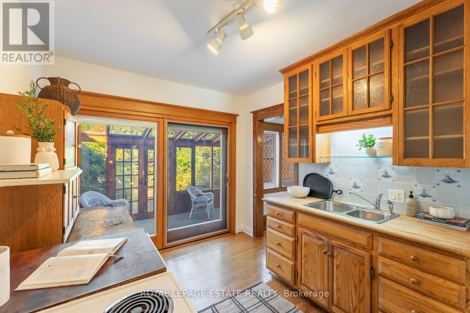 34 Bracken Avenue, Toronto, Ontario  M4E 1N5 - Photo 20 - E14107164