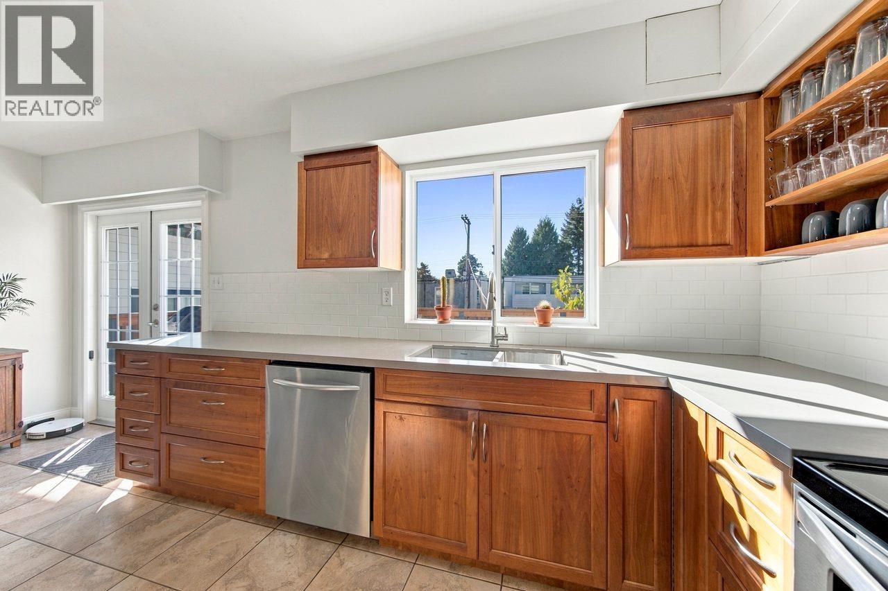 355 E 4th Street, North Vancouver, British Columbia  V7L 1J3 - Photo 11 - R3177726
