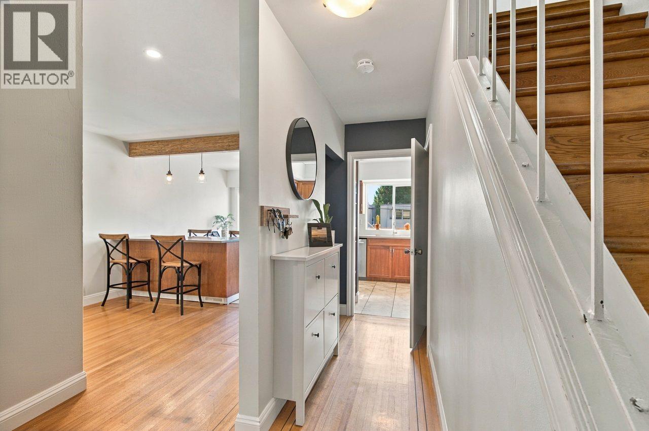 355 E 4th Street, North Vancouver, British Columbia  V7L 1J3 - Photo 4 - R3177726