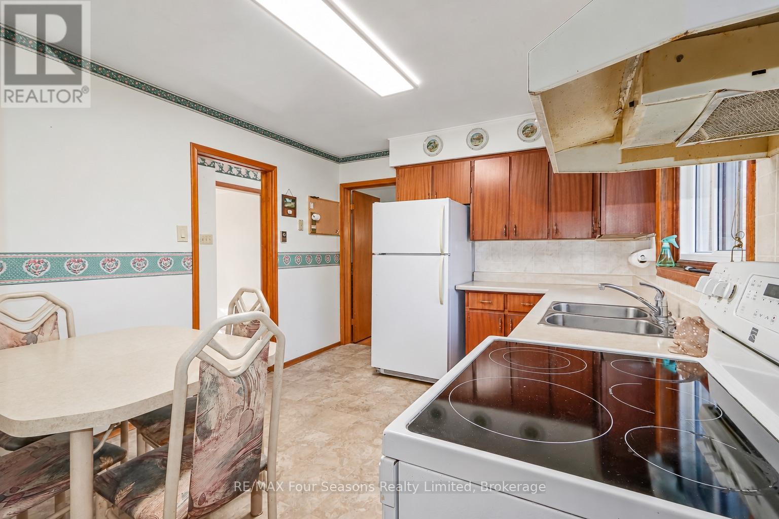 26 Locke Avenue, Clearview (Stayner), Ontario  L0M 1S0 - Photo 14 - S14107280