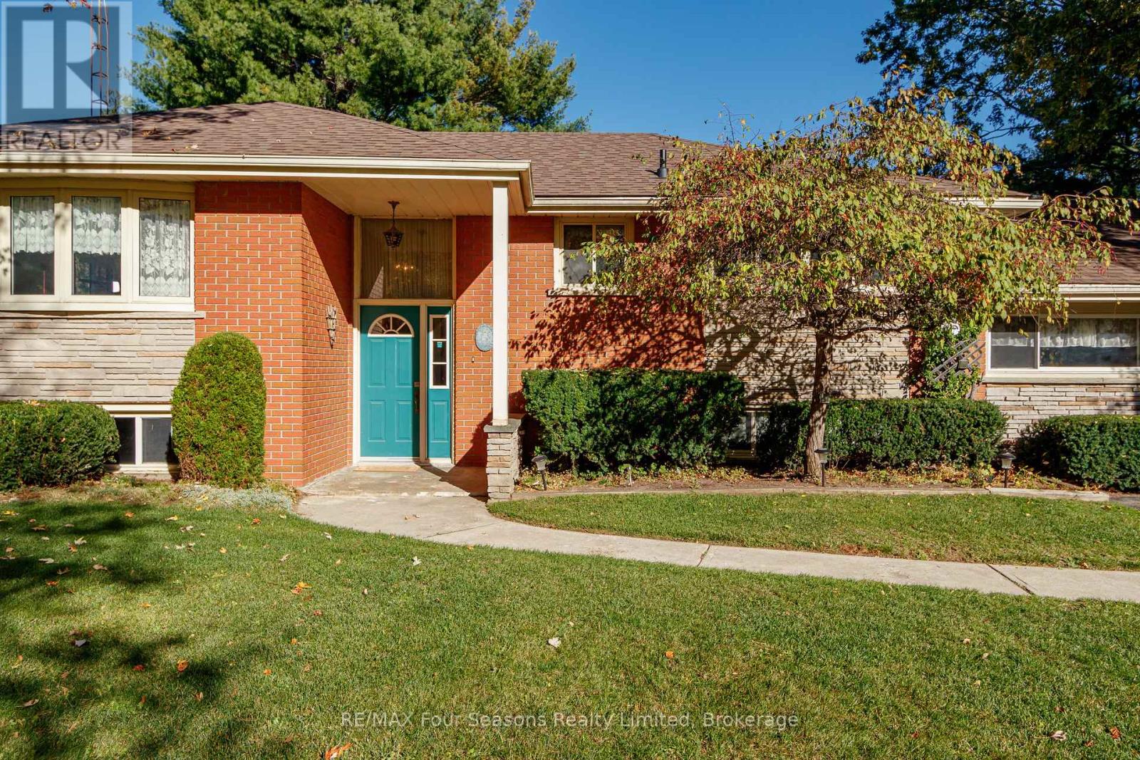 26 Locke Avenue, Clearview (Stayner), Ontario  L0M 1S0 - Photo 6 - S14107280