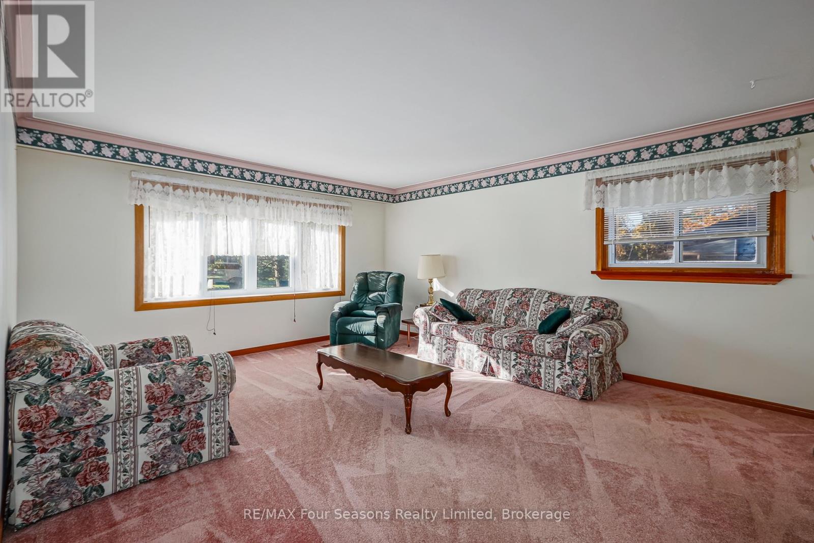 26 Locke Avenue, Clearview (Stayner), Ontario  L0M 1S0 - Photo 9 - S14107280
