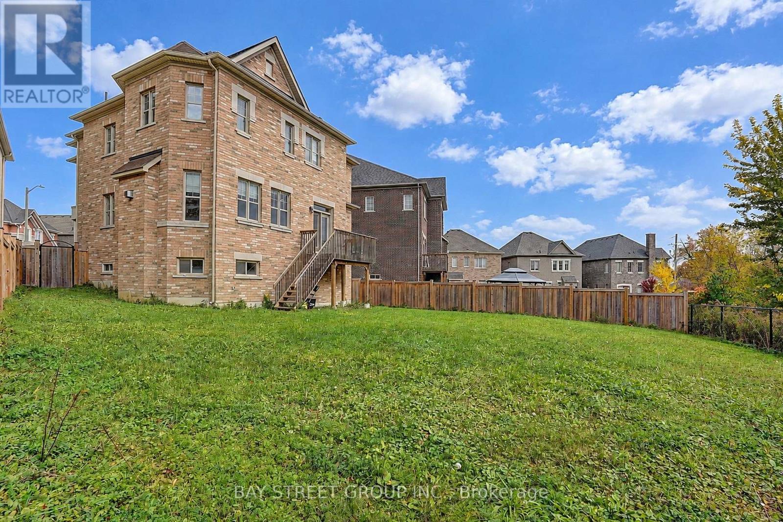 11 Leary Crescent, Richmond Hill, Ontario  L4S 0G7 - Photo 5 - N14107196