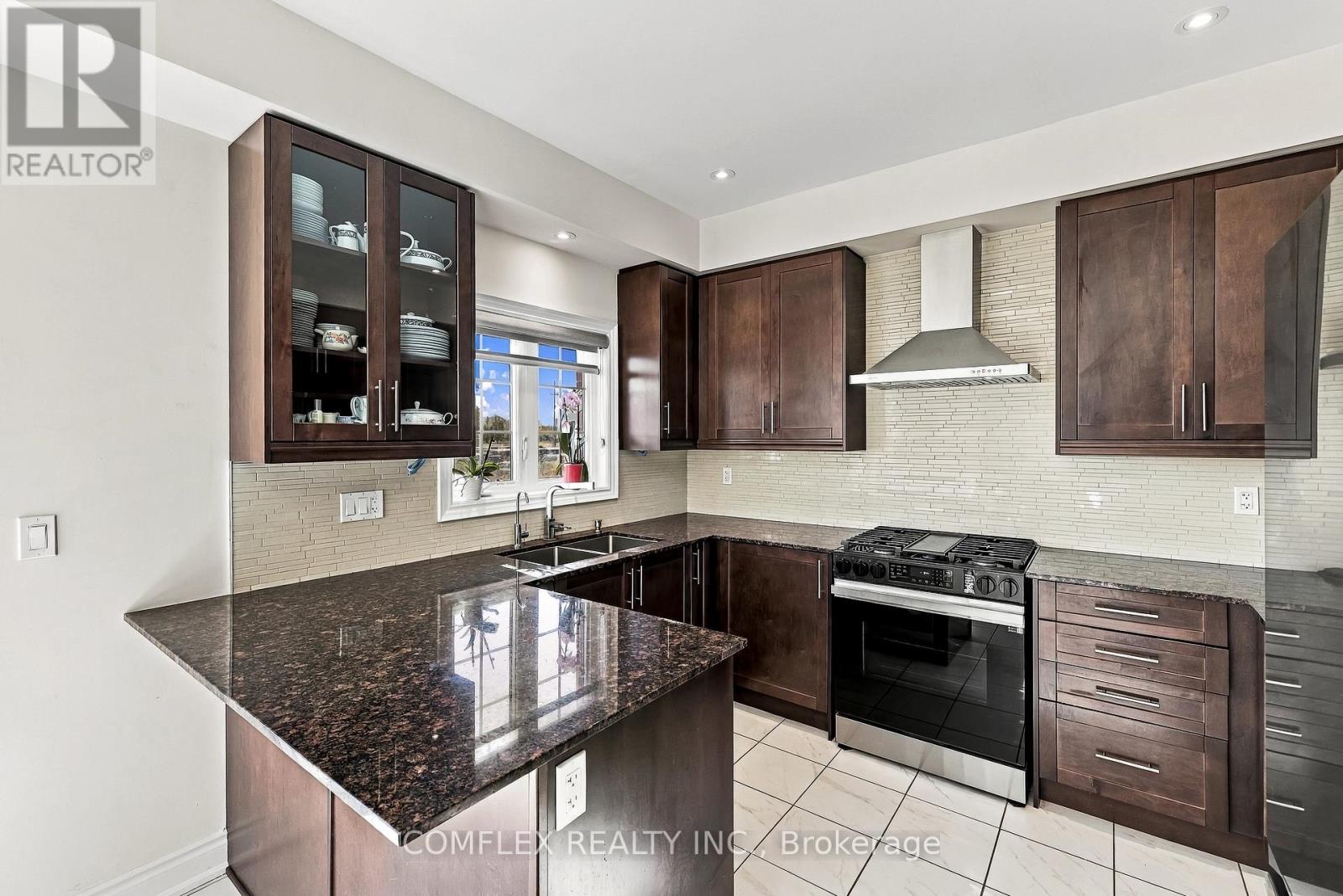 109 Cliff Thompson Court, Georgina, Ontario  L0E 1R0 - Photo 19 - N14107206