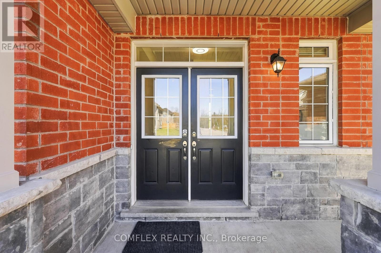 109 Cliff Thompson Court, Georgina, Ontario  L0E 1R0 - Photo 5 - N14107206