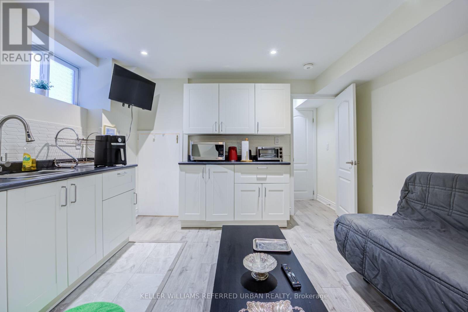 BSMT - 60 MYNDEN WAY, Newmarket, Ontario