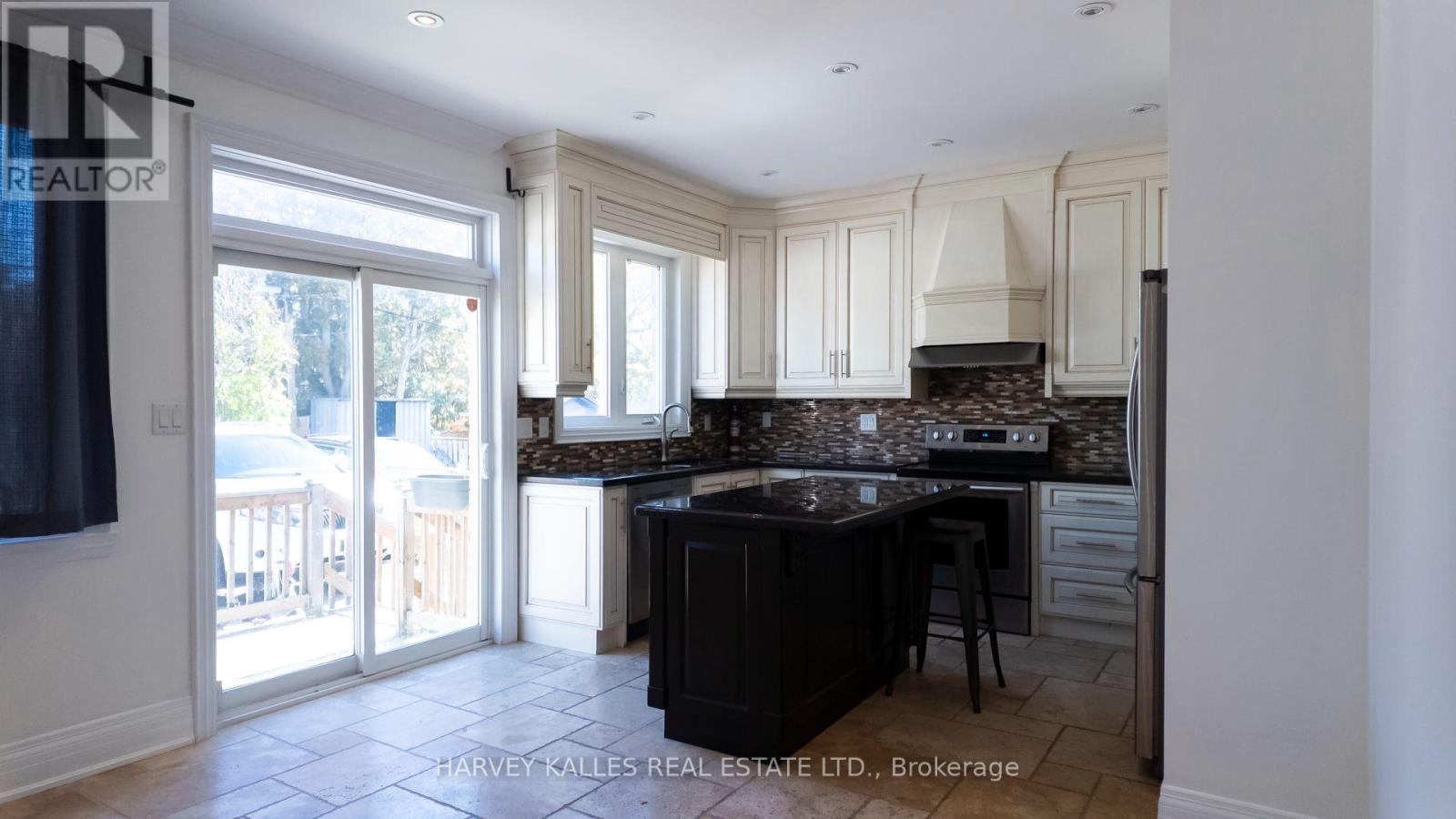 Main - 489 Lauder Avenue, Toronto, Ontario  M6E 3J3 - Photo 3 - C14091536