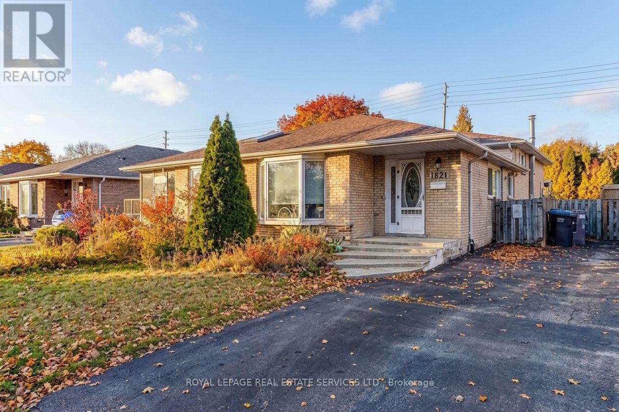 1821 BONNYMEDE DRIVE, Mississauga, Ontario