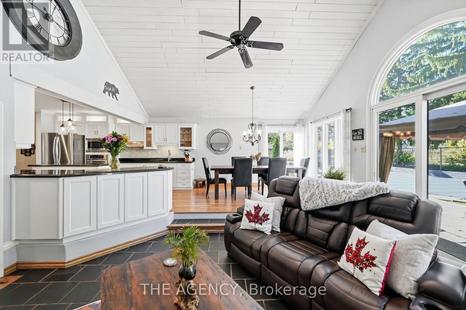 2101 Edinburgh Drive, Burlington, Ontario  L7R 2C7 - Photo 12 - W14107222