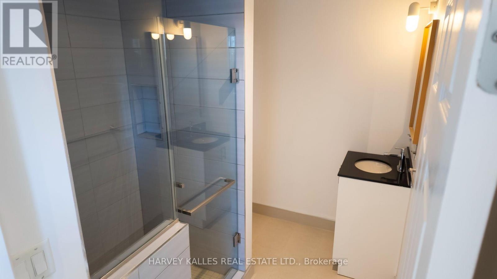 Unit A - 429 Vaughan Road, Toronto, Ontario  M6C 2P1 - Photo 5 - C13878758
