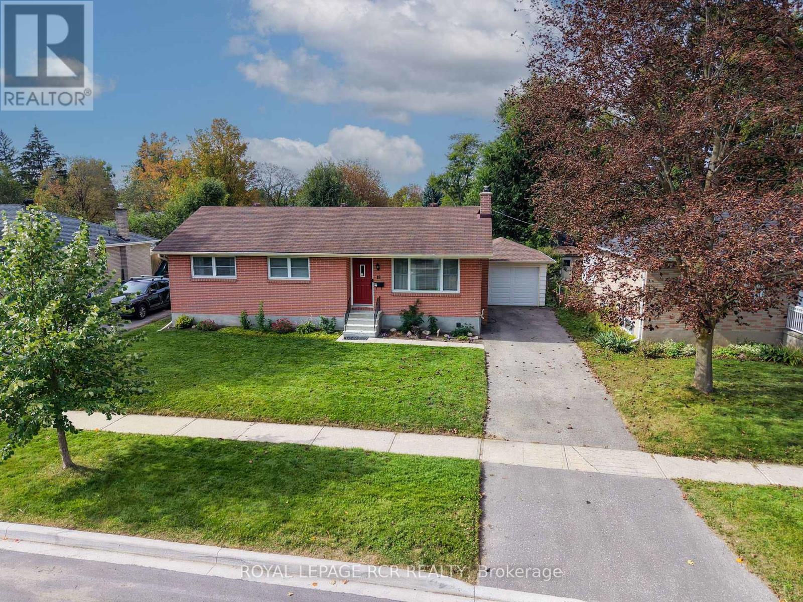 18 OAK STREET, Barrie, Ontario