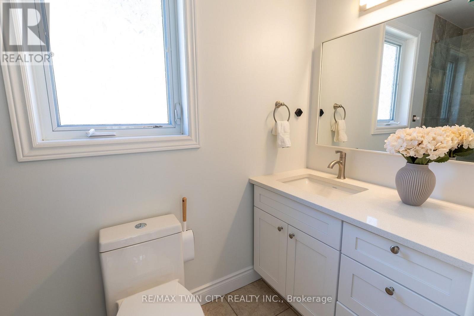 569 Violet Street, Waterloo, Ontario  N2V 2T8 - Photo 17 - X13518228