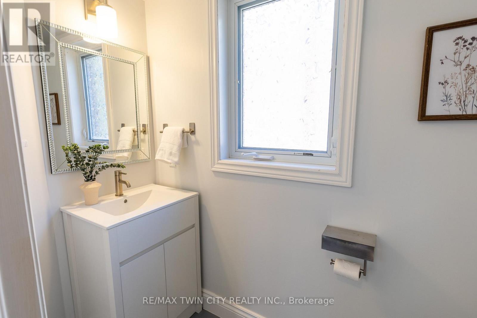 569 Violet Street, Waterloo, Ontario  N2V 2T8 - Photo 12 - X13518228
