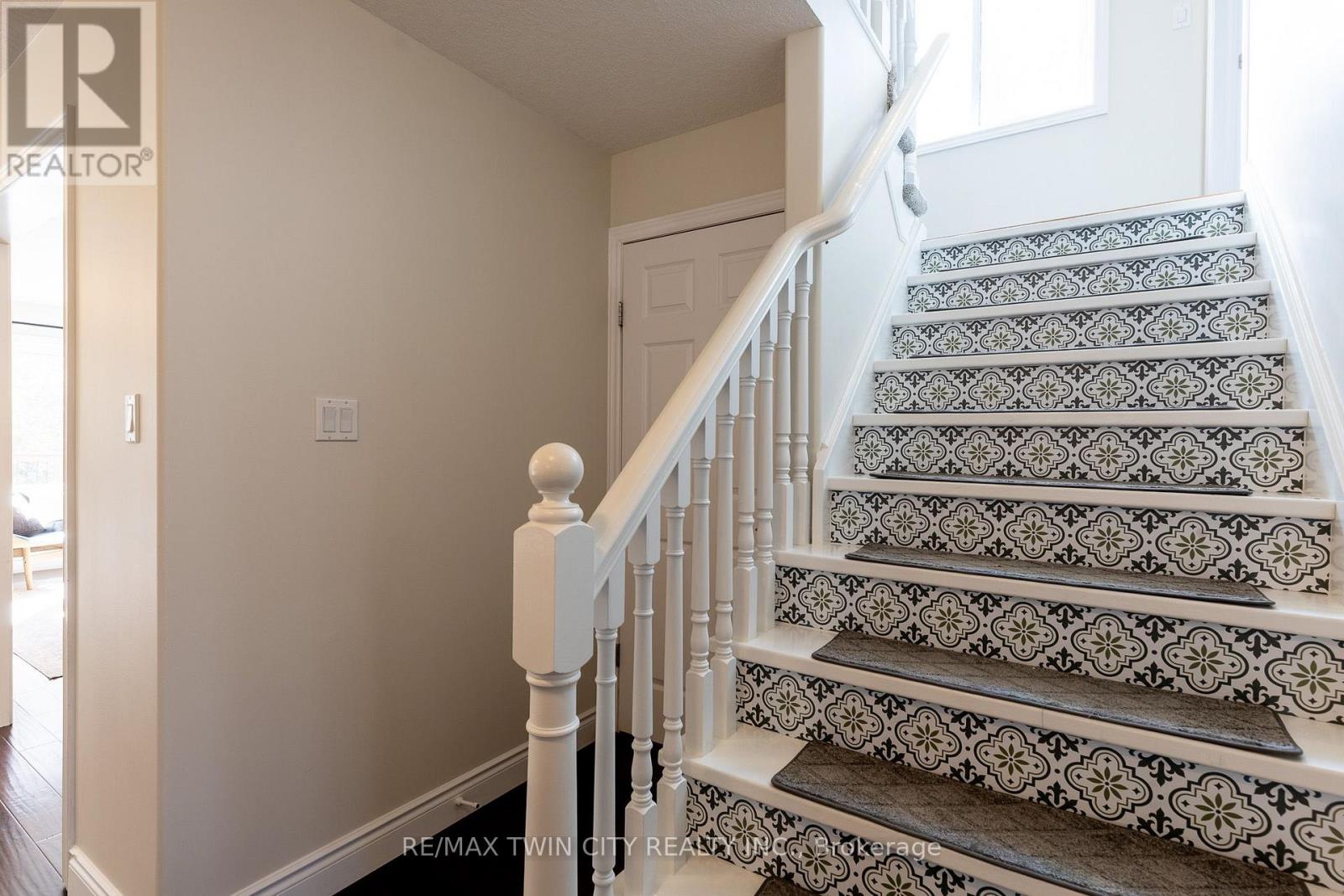 569 Violet Street, Waterloo, Ontario  N2V 2T8 - Photo 14 - X13518228