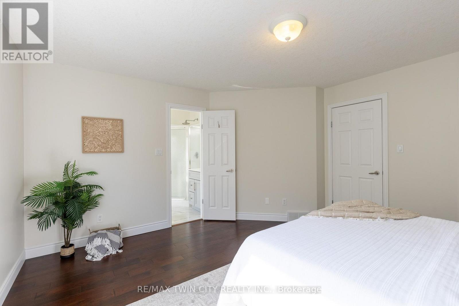 569 Violet Street, Waterloo, Ontario  N2V 2T8 - Photo 24 - X13518228