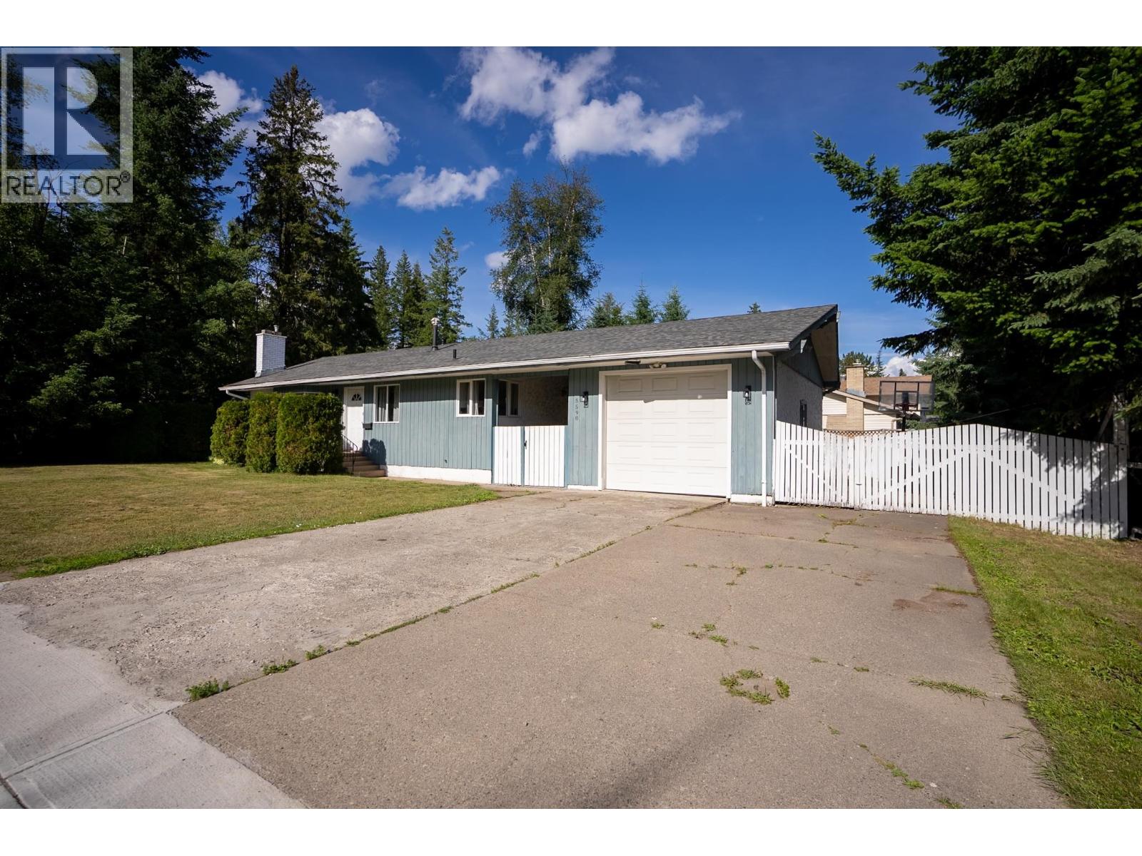 5590 Simon Fraser Avenue, Prince George, British Columbia  V2N 2C2 - Photo 1 - R3177732