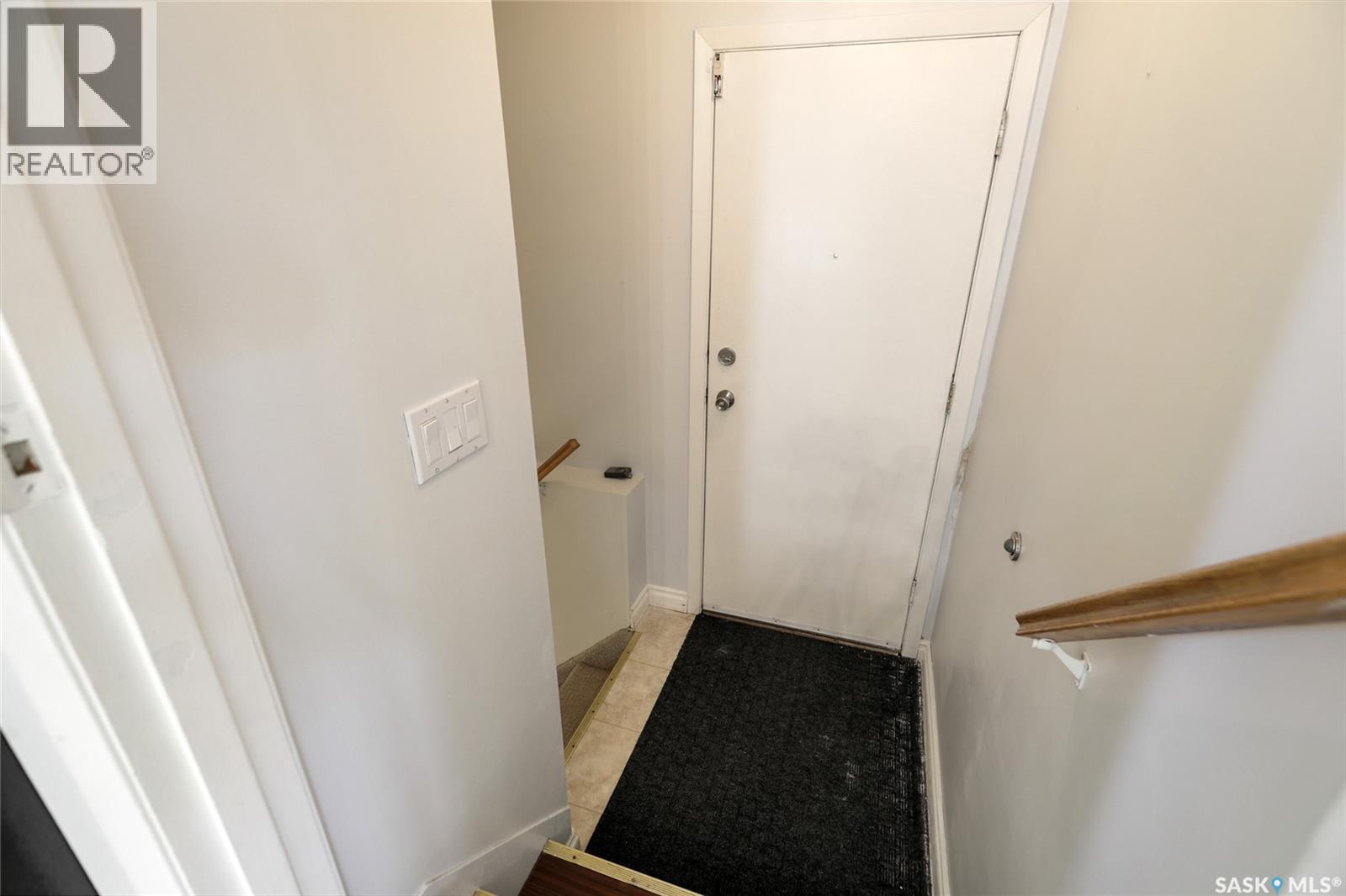3320 Perry Avenue, Regina, Saskatchewan  S4R 3H8 - Photo 21 - SK051733