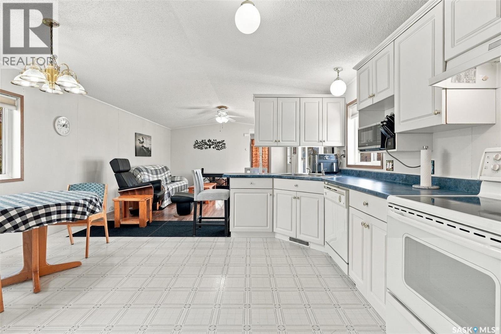 708 Main Street S, Ituna, Saskatchewan  S0A 1N0 - Photo 18 - SK051691