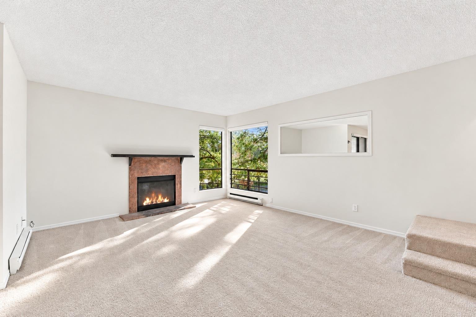 10511 Holly Park Lane, Surrey, British Columbia  V3R 6X8 - Photo 5 - R3177288