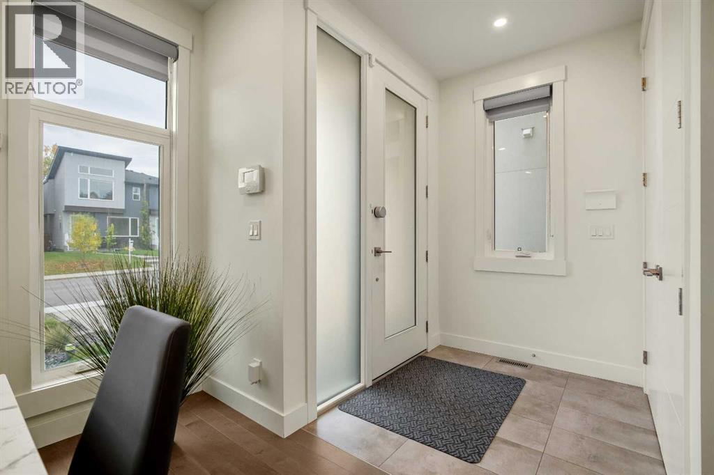 228 33 Avenue NE, Calgary, Alberta T2E 2H6 - Photo 4 - A2350520