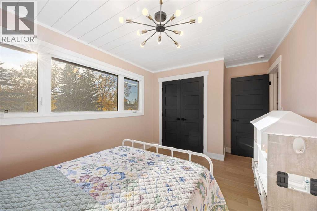 916 Lake Placid Drive Se, Calgary, Alberta  T2J 4C2 - Photo 33 - A2352553