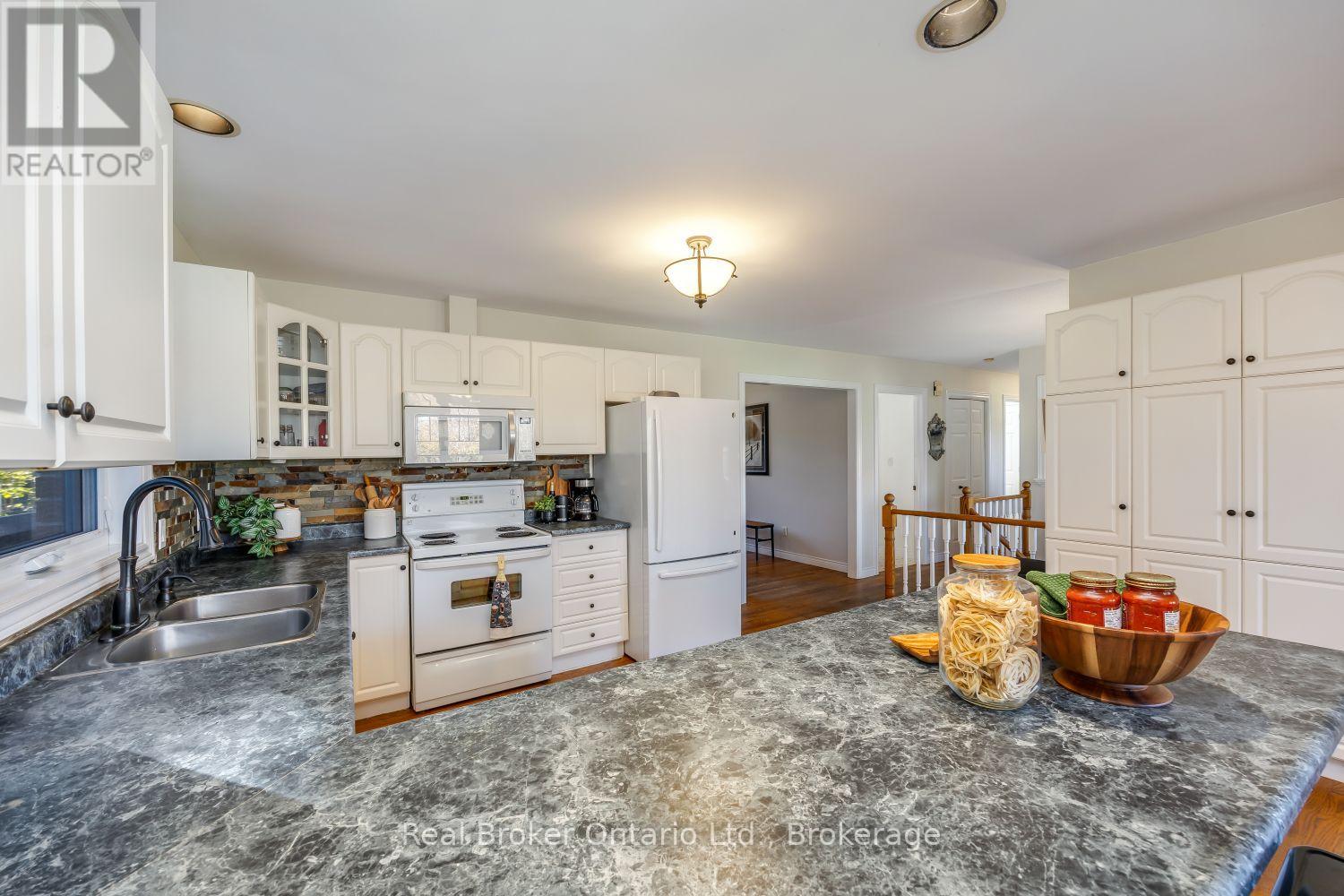 96 Potters Lane, Clarington, Ontario  L0B 1J0 - Photo 9 - E14107332