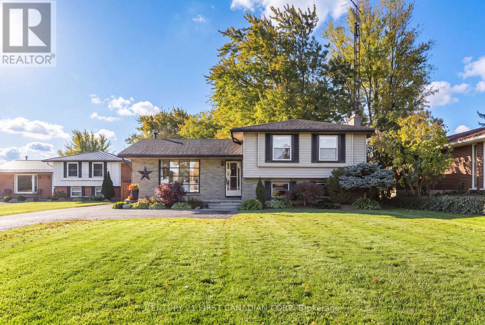 32831 Richmond Street, Lucan Biddulph, Ontario  N0M 2J0 - Photo 2 - X14107420