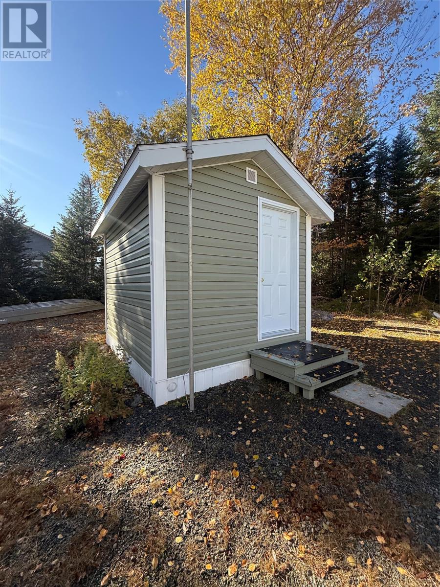7 Paul's Lake, Badger — photo 15