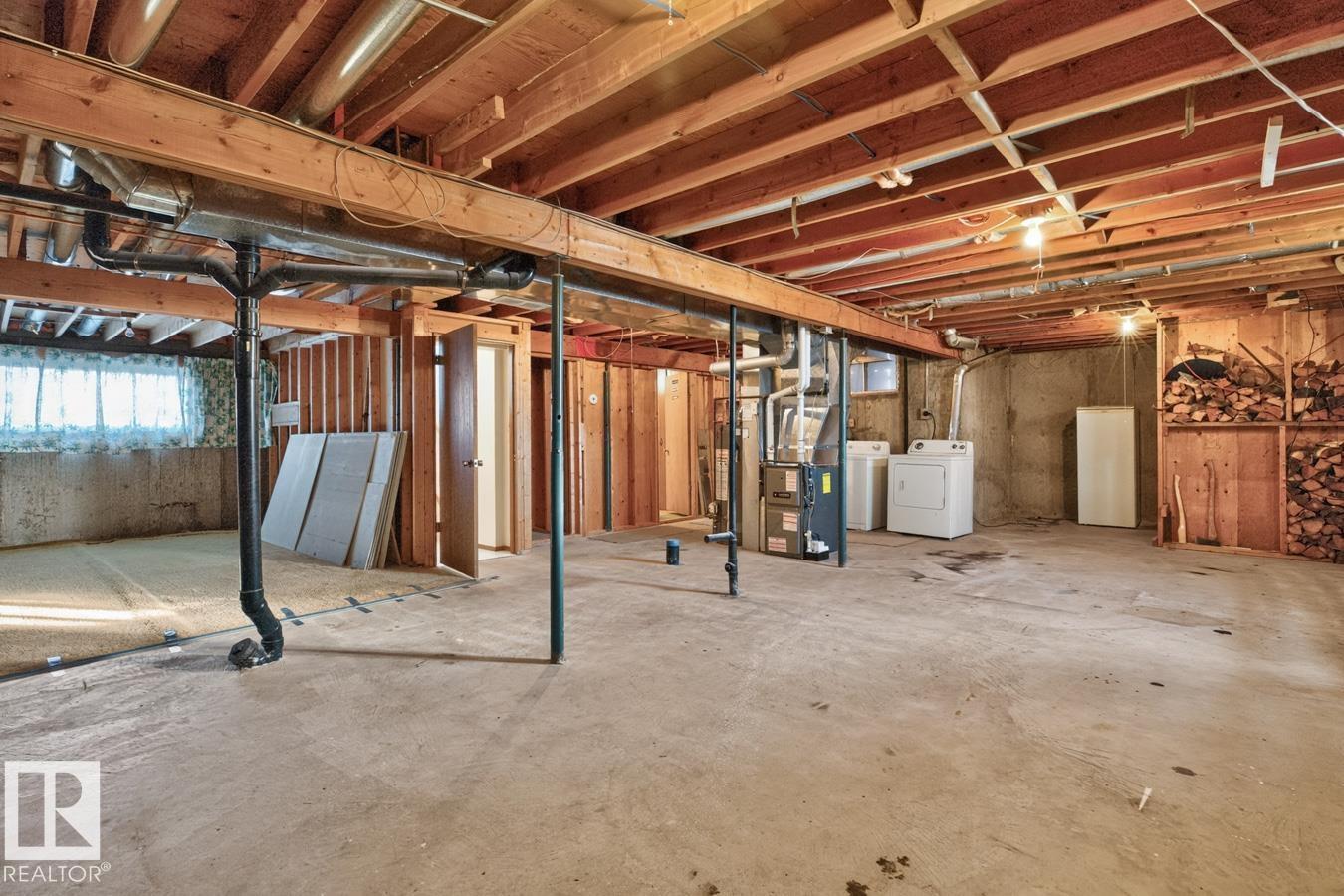 3047 143 AV NW